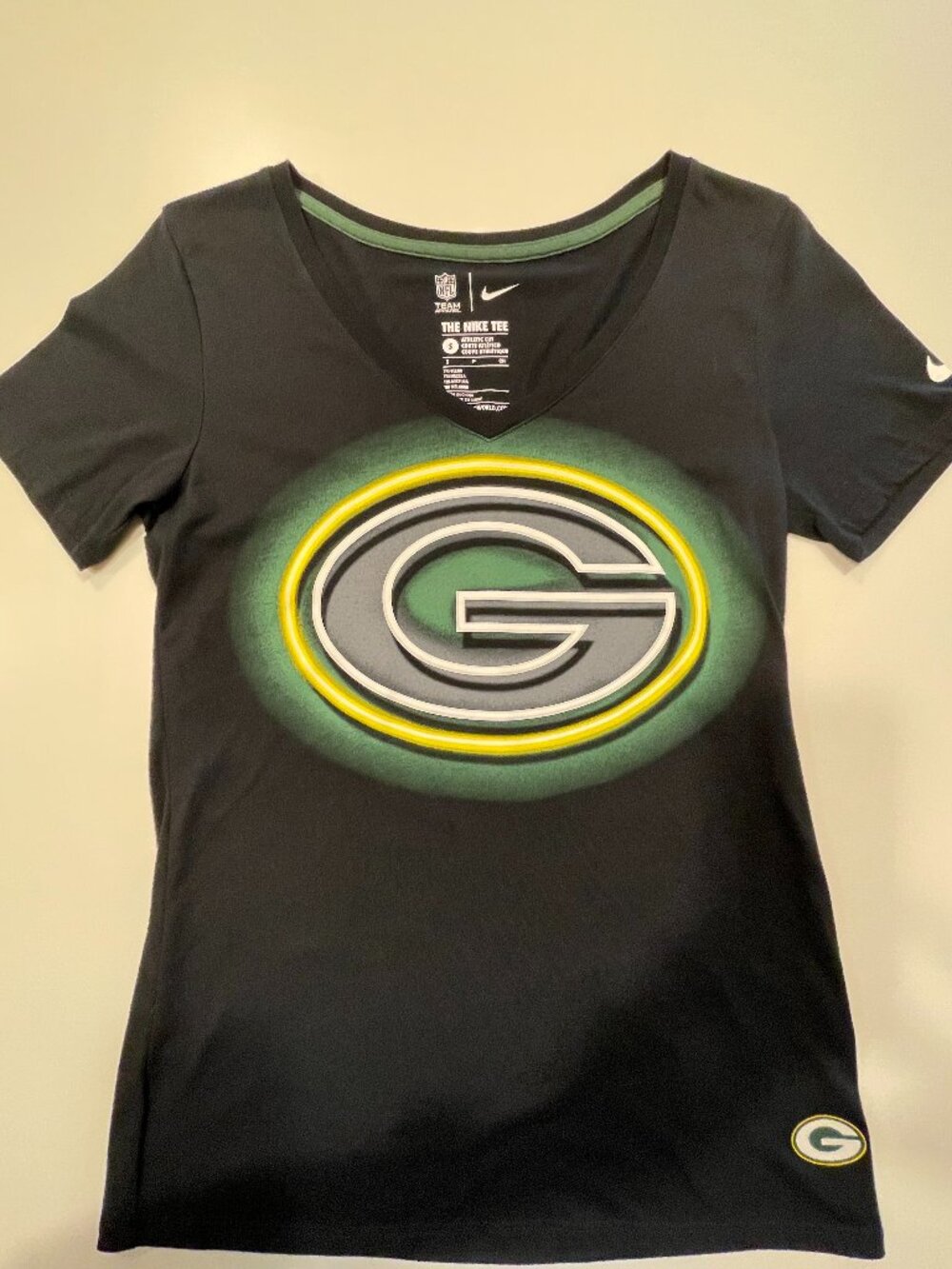 Nike NFL Team Apparel Green Bay Packers Black V-neck-Women's Small Athletic Cut